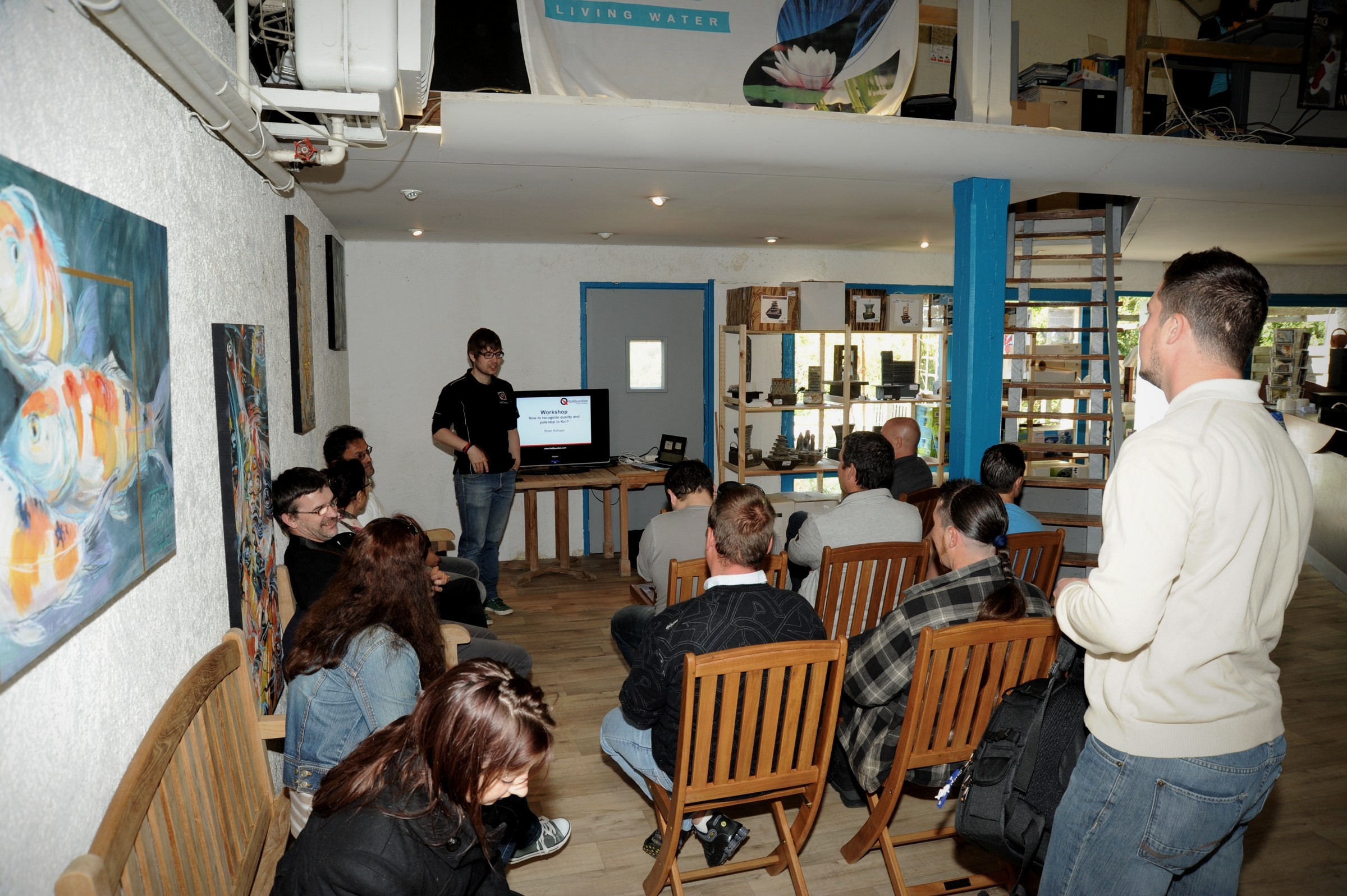 Bram hält einen Workshop über Qualität bei Koi